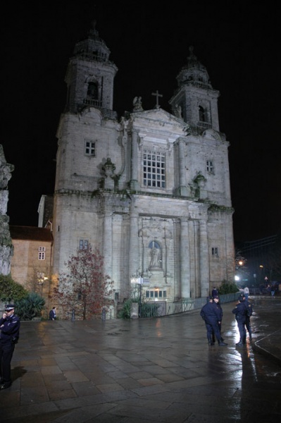 O antigo mosteiro de San Francisco iluminado para a ocasión